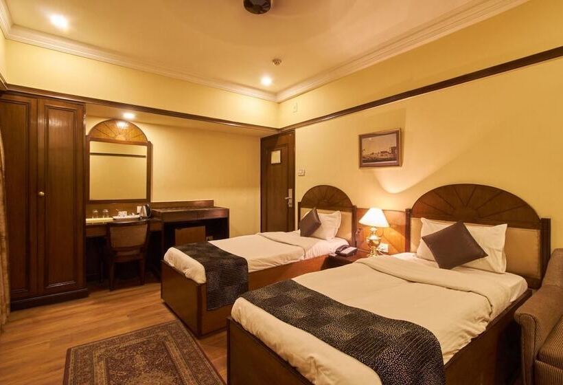 Quarto Deluxe, Lytton