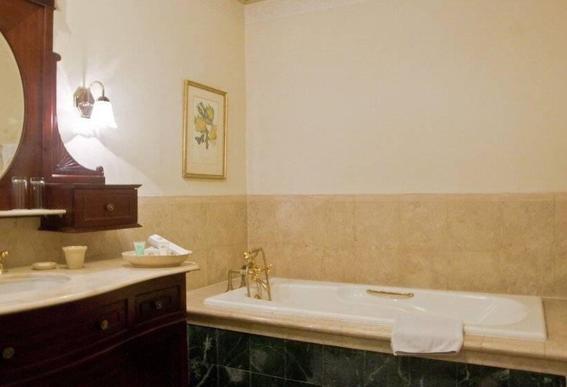 クラシックルーム, Majapahit Surabaya Mgallery