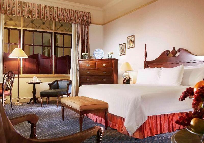 キングサイズベッドのスイートルーム, Majapahit Surabaya Mgallery