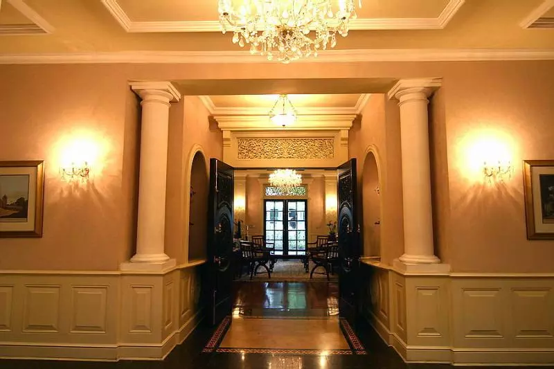 سوئیت با تخت بزرگ, Majapahit Surabaya Mgallery