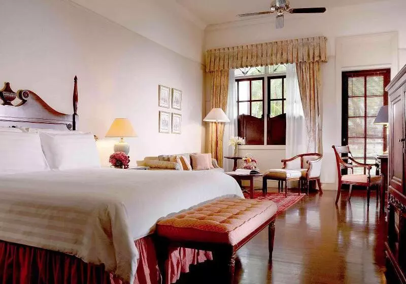 اتاق کلاسیک با تخت دونفره, Majapahit Surabaya Mgallery