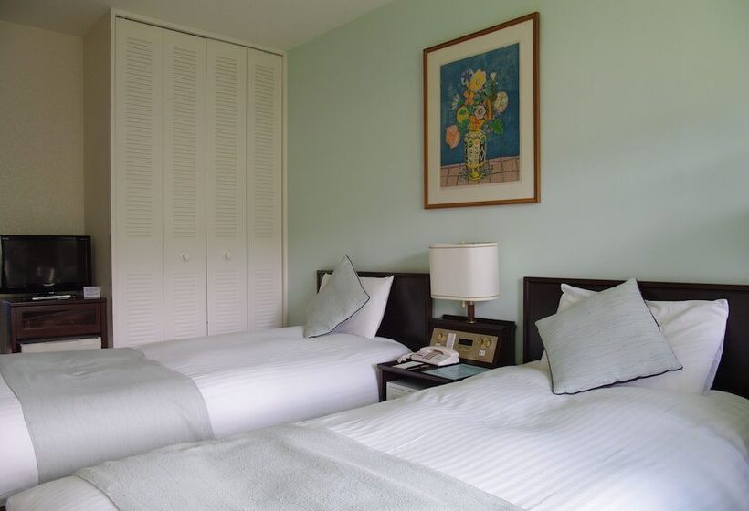 غرفة قياسية, Manza Prince