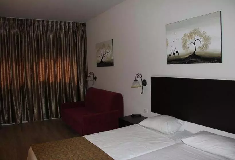 Quarto Familiar, Restal