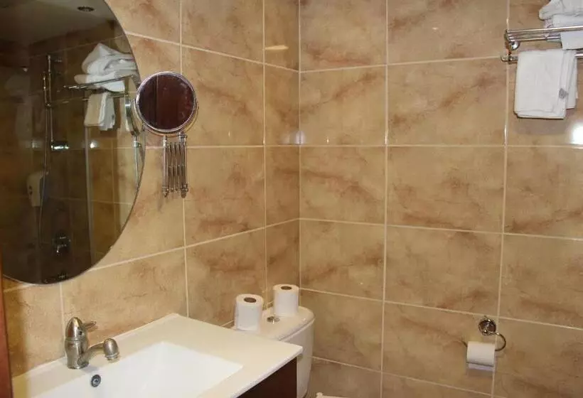 Quarto Familiar, Restal