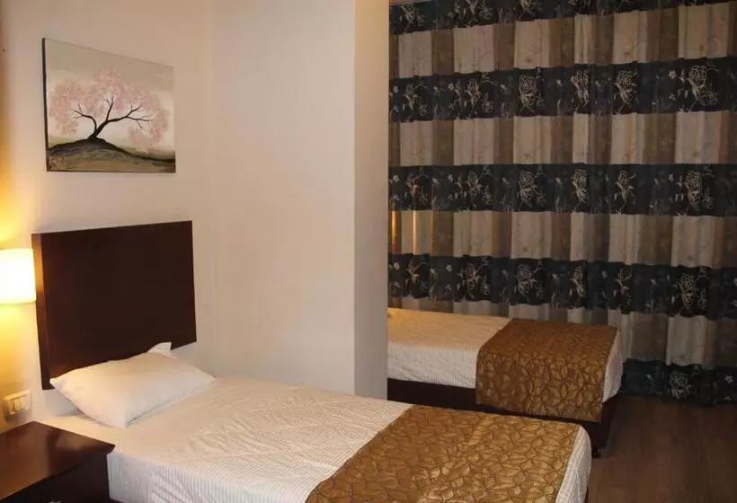 Quarto Estandar Individual, Restal