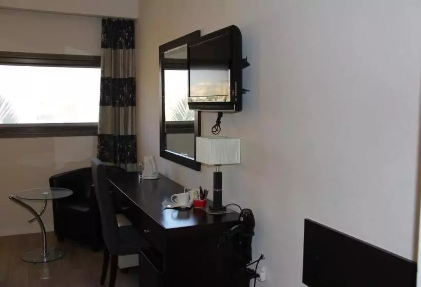 Quarto Estandar Individual, Restal