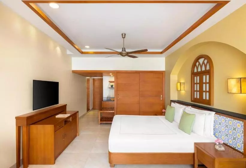キングサイズベッドのスーペリアルーム, Taj Cidade De Goa Heritage, Goa