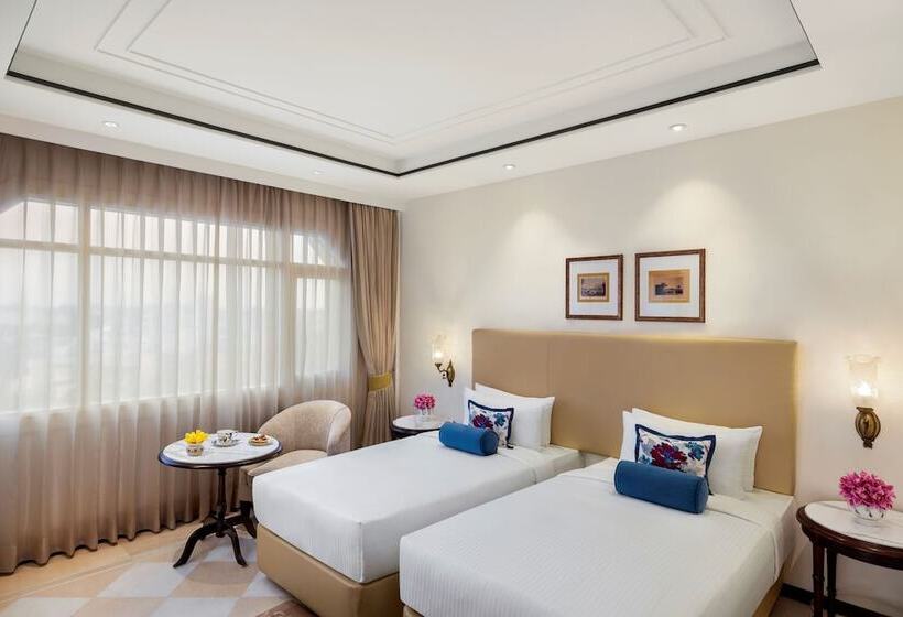 اتاق لوکس با چشمانداز استخر, Tajview Agra Ihcl Seleqtions