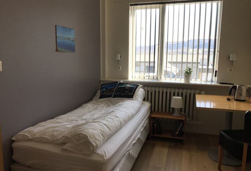 اتاق استاندارد یک نفره, Tangi