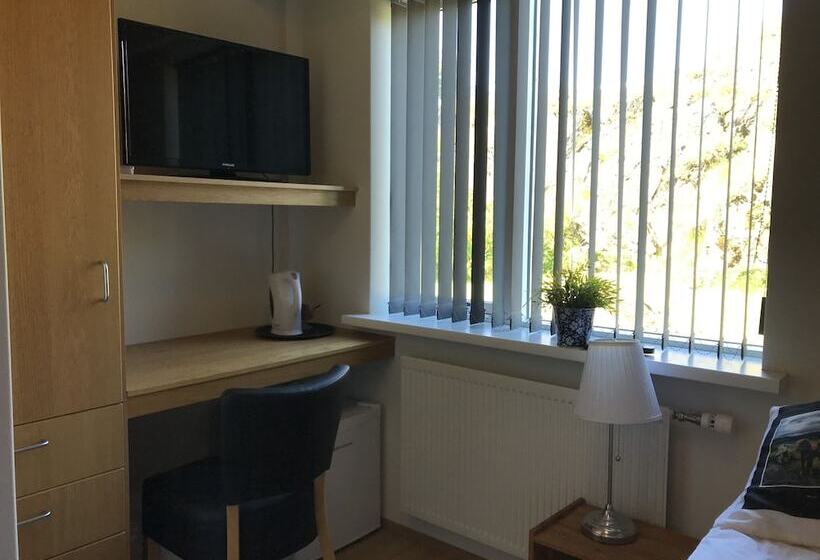 اتاق استاندارد یک نفره, Tangi