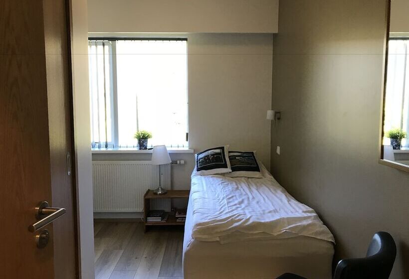 اتاق استاندارد یک نفره, Tangi