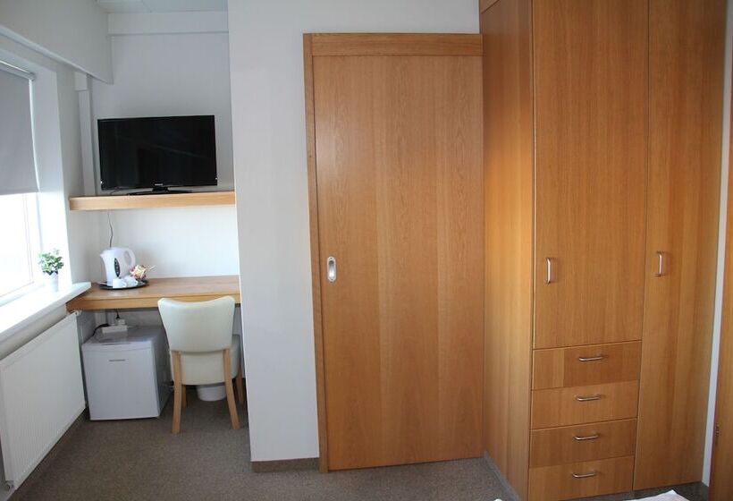 اتاق استاندارد, Tangi