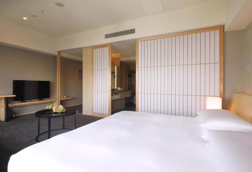 Номер Deluxe Кровать Кинг, The Capitol Hotel Tokyu