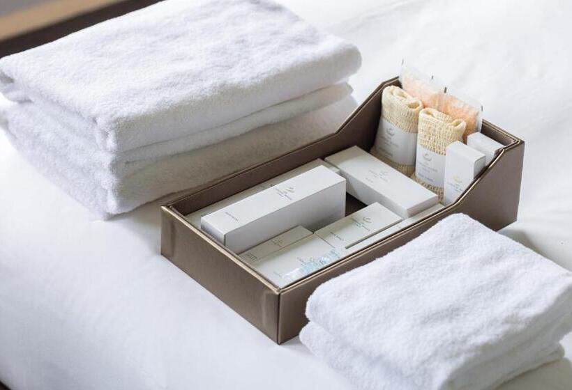 Полулюкс, The Capitol Hotel Tokyu