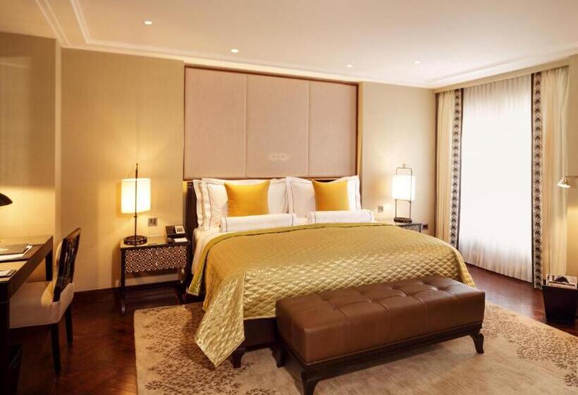 کابین, The Claridges New Delhi