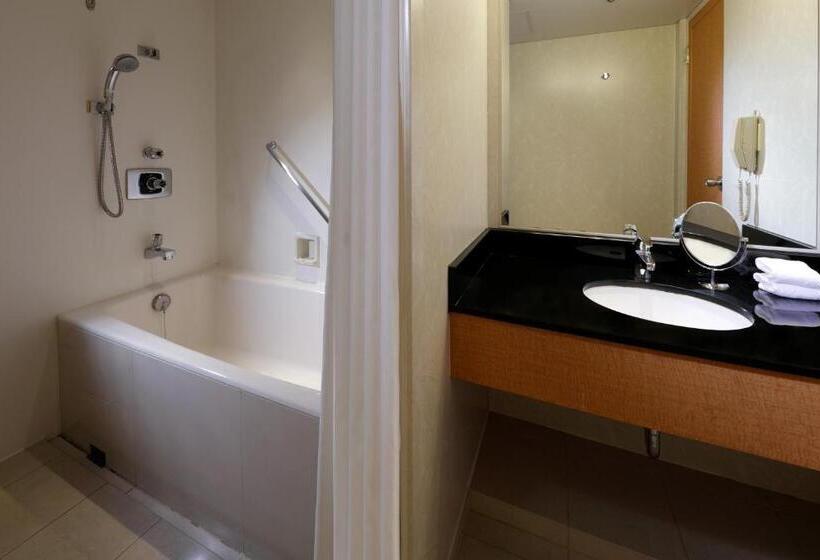 جناح جونيور إداري, Sheraton Miyako Hotel Osaka