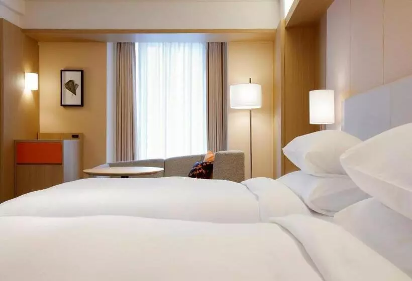 デラックスルーム, Sheraton Miyako Hotel Osaka