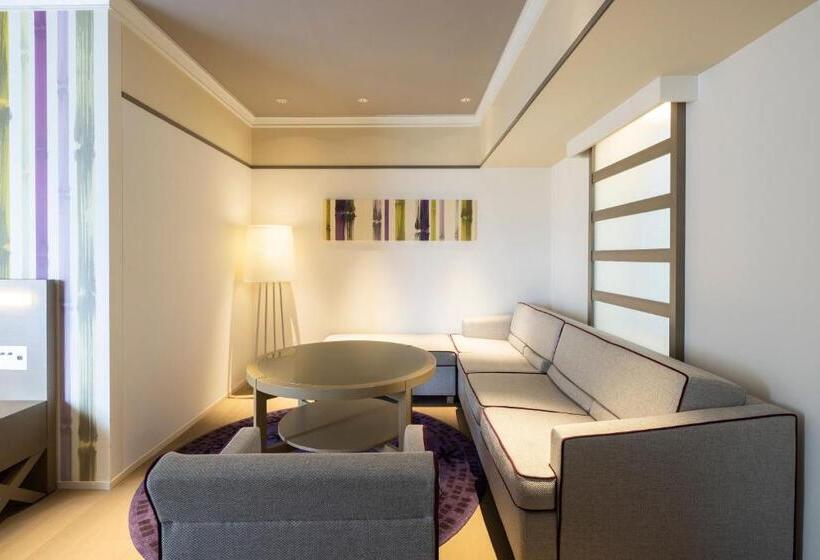 Полулюкс Кровать Кинг, Swissotel Nankai Osaka