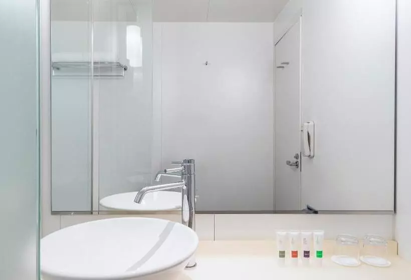 キングサイズベッドのスタンダードルーム, Swissotel Nankai Osaka