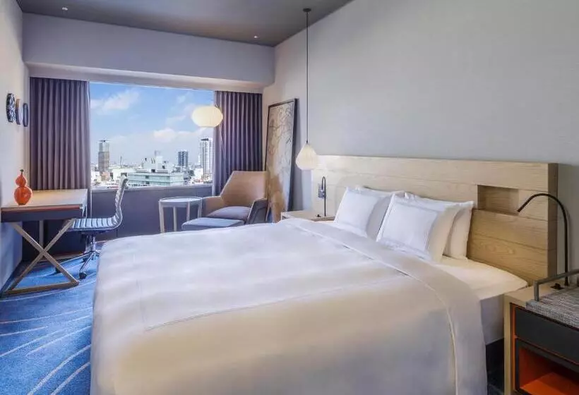 キングサイズベッドのスタンダードルーム, Swissotel Nankai Osaka
