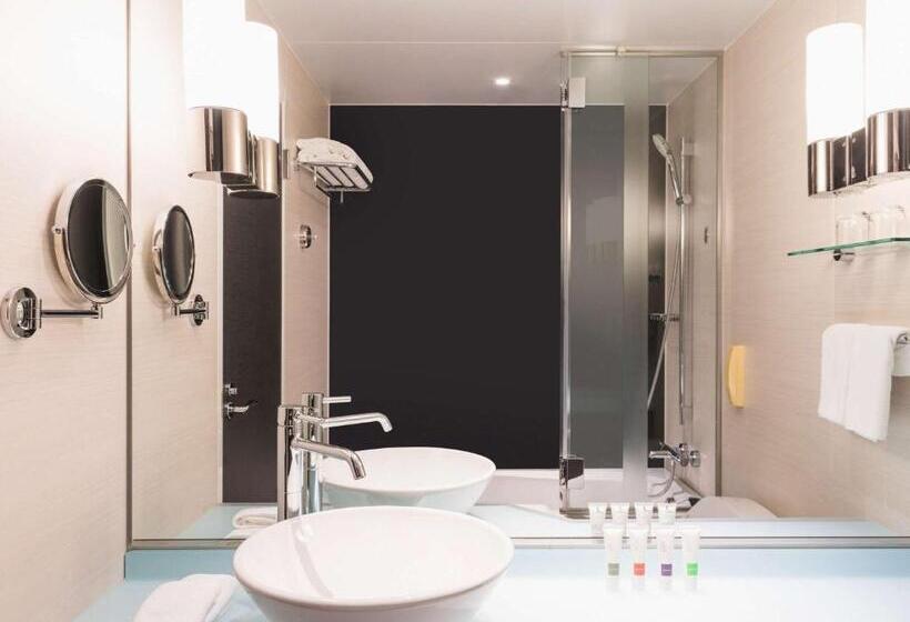 스탠다드 룸 킹사이즈 침대, Swissotel Nankai Osaka