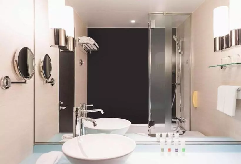 キングサイズベッドのスタンダードルーム, Swissotel Nankai Osaka