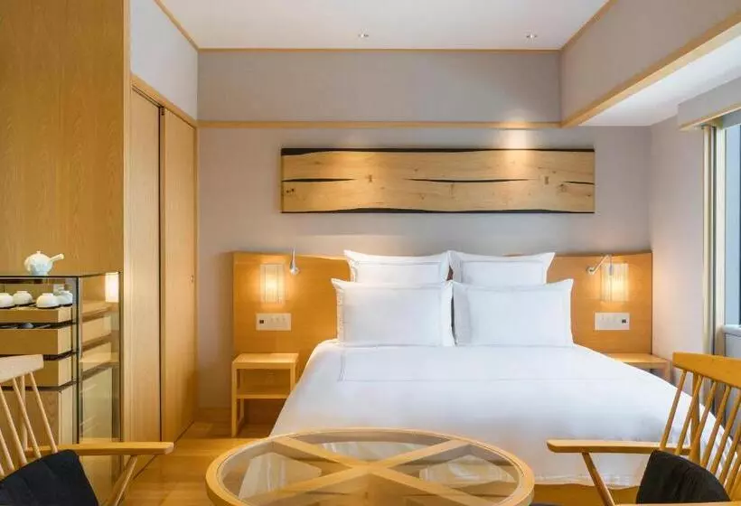 キングサイズベッドのスイートルーム, Swissotel Nankai Osaka