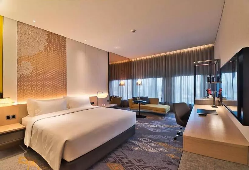 Deluxe Room King Size Bed