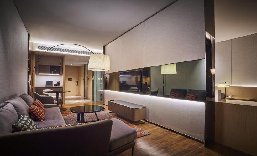 استودیوی استاندارد, Eq Kuala Lumpur