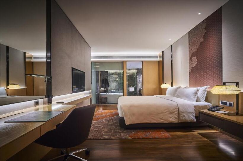 استودیوی استاندارد, Eq Kuala Lumpur