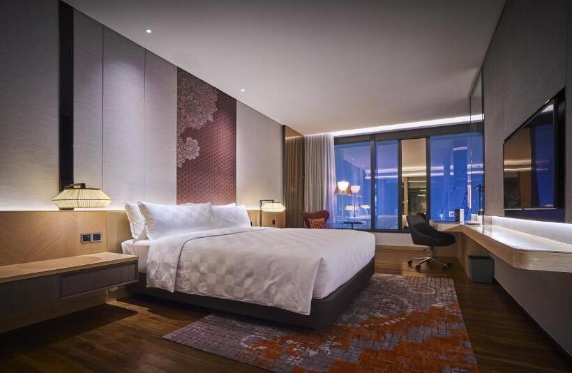 استودیوی استاندارد, Eq Kuala Lumpur