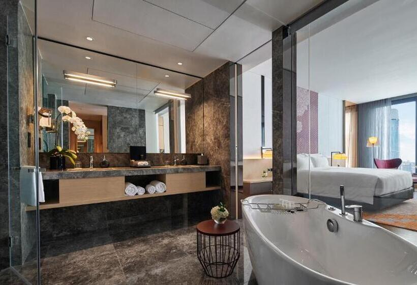 استودیو کلوب, Eq Kuala Lumpur