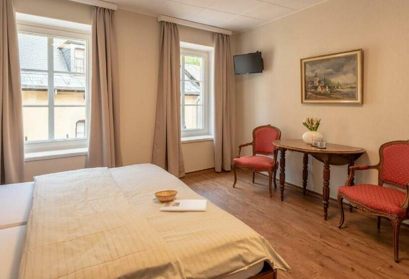 コンフォートルーム, Heintz