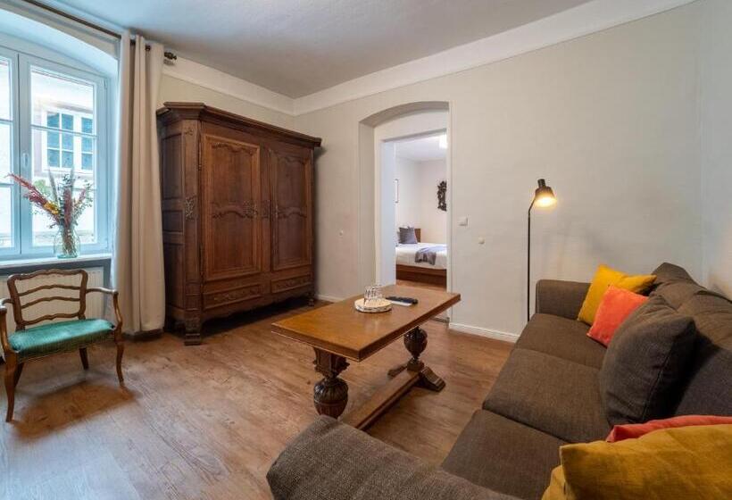 ガーデンビュースイート, Heintz