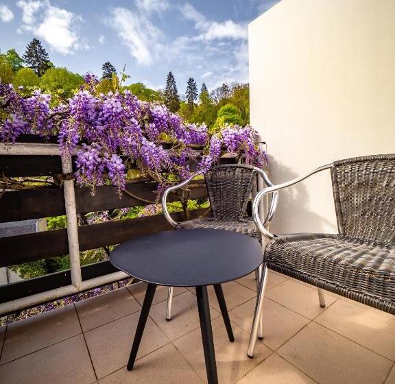 ガーデンビュースイート, Heintz