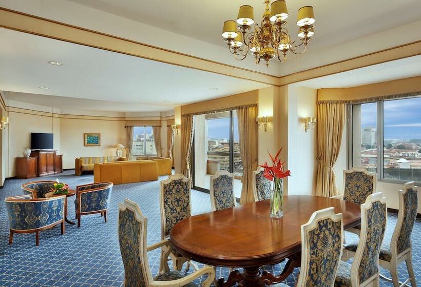 سوئیت ریاست جمهوری 2 خوابه, Hilton Yaounde
