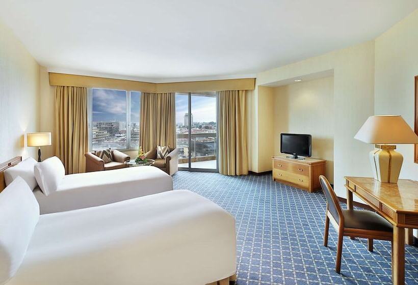 سوئیت ریاست جمهوری 2 خوابه, Hilton Yaounde