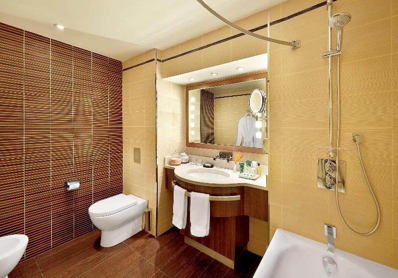 اتاق اجرایی با تخت بزرگ, Hilton Yaounde