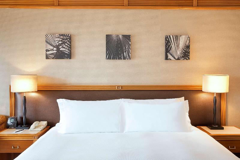 اتاق استاندارد با تخت بزرگ, Hilton Yaounde