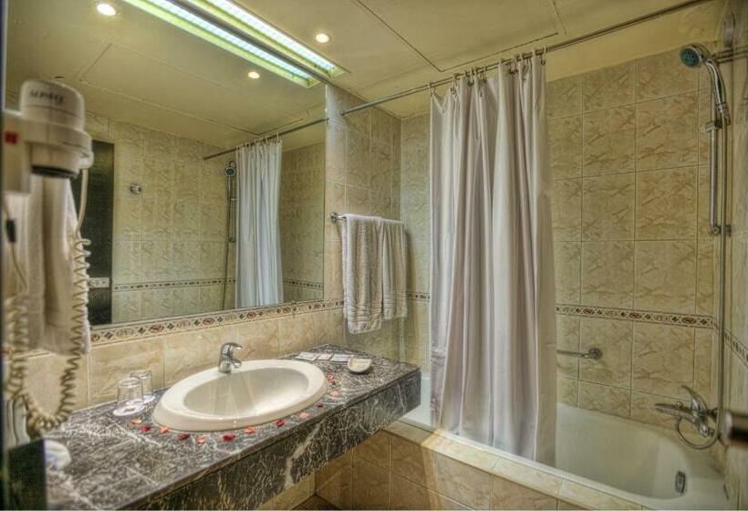 اتاق استاندارد سه نفره, Hôtel Le Semiramis Marrakech By Bravia Hotels