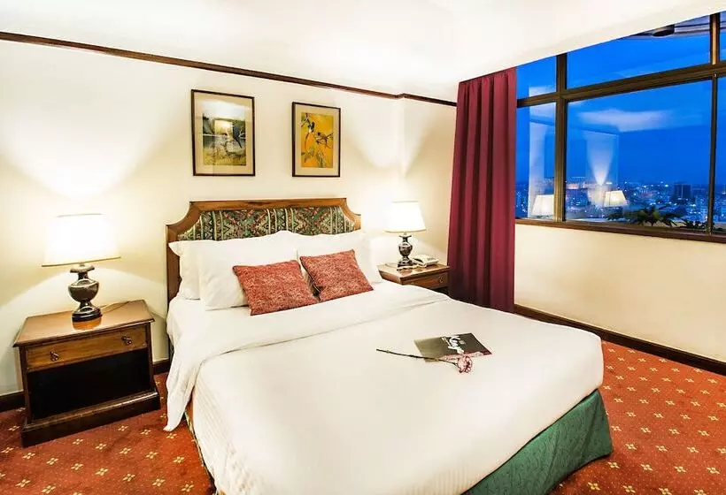 Sviitti Parveke, Nairobi Safari Club By Swiss Bel