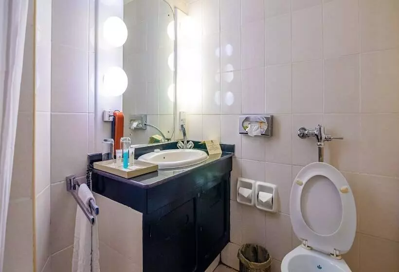 Standard-studio, Nairobi Safari Club By Swiss Bel