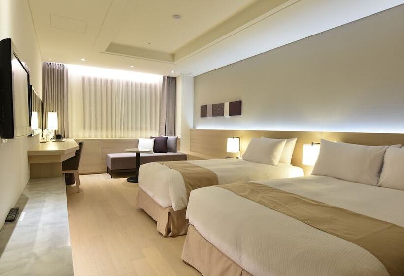 Номер Deluxe, Pacific