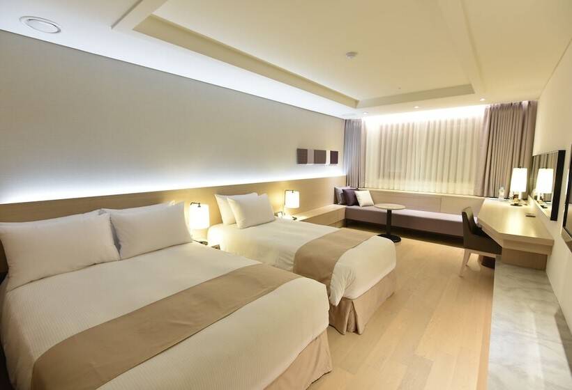 Номер Deluxe, Pacific