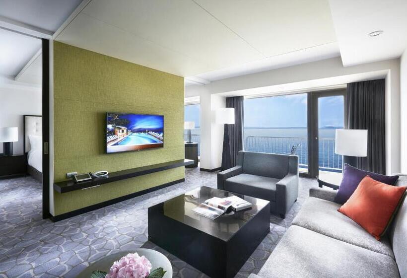 سوییت جونیور با چشم‌انداز دریا, Paradise Hotel Busan