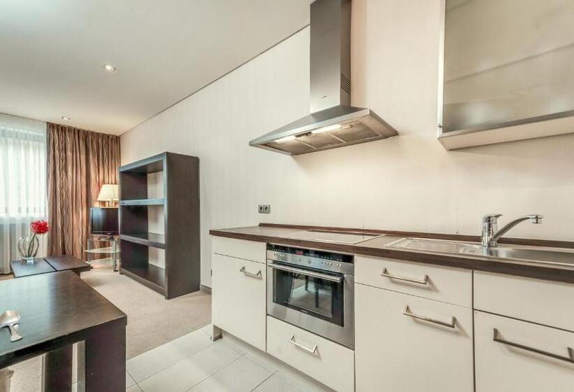 استودیوی استاندارد, Parc Hotel Alvisse