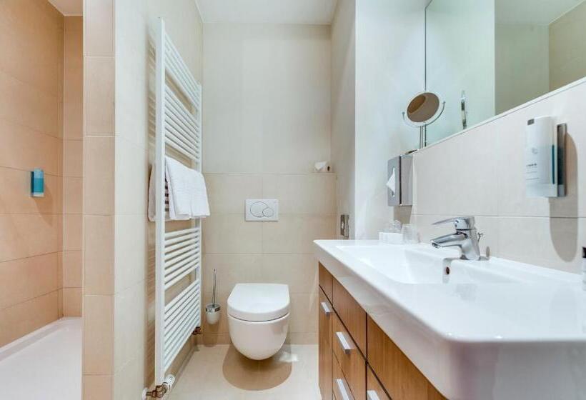 استودیوی استاندارد, Parc Hotel Alvisse