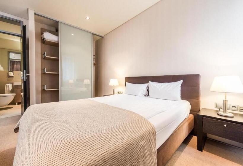 استودیوی استاندارد, Parc Hotel Alvisse