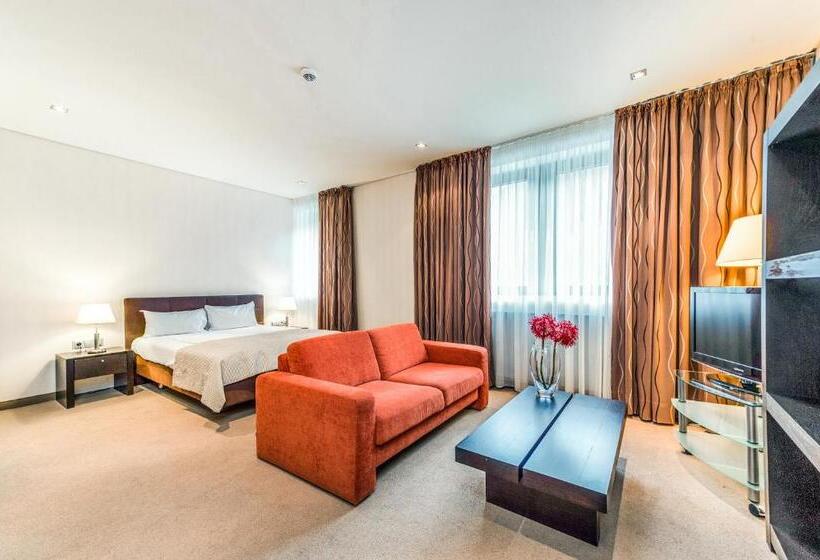 استودیوی استاندارد, Parc Hotel Alvisse