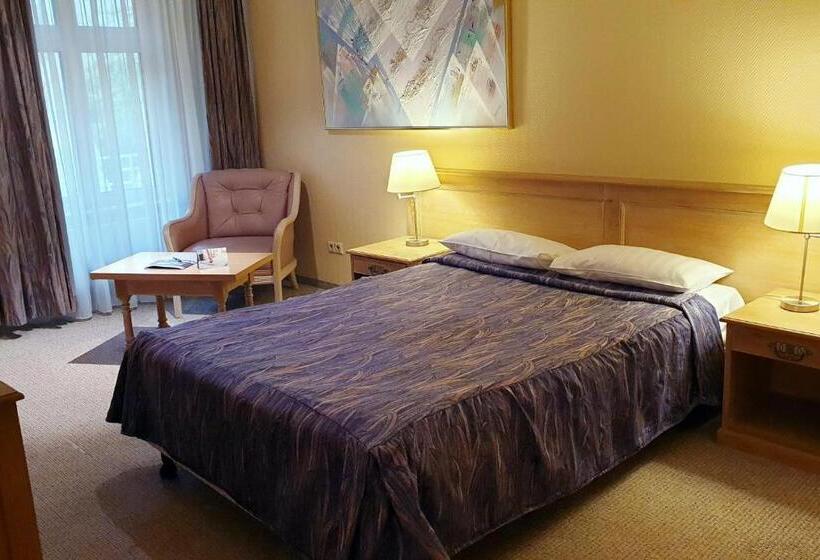 استودیوی استاندارد, Parc Hotel Alvisse